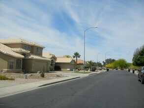 645 W Nopal Ave in Mesa, AZ - Building Photo - Building Photo