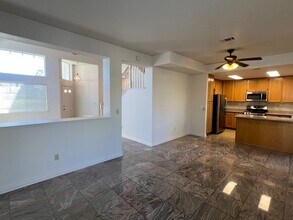 5864 Murrell St in Elk Grove, CA - Building Photo - Building Photo