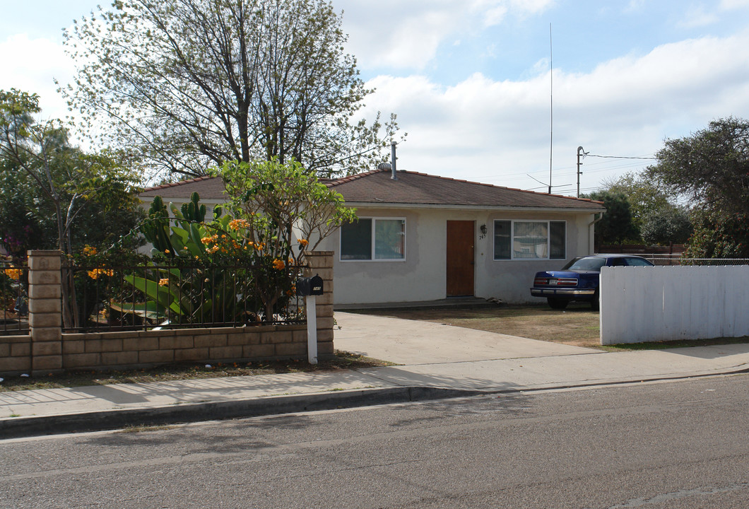 745-753 Dorothy St in Chula Vista, CA - Building Photo