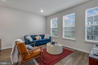 29 Sister's Farmstead Rd in Mount Laurel, NJ - Building Photo - Building Photo