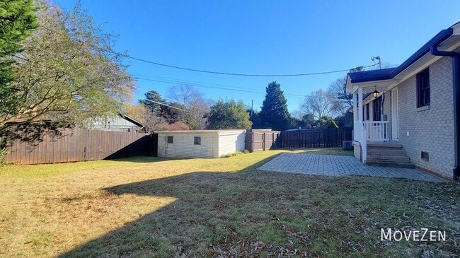1200 Dresden Dr W in Charlotte, NC - Building Photo - Building Photo