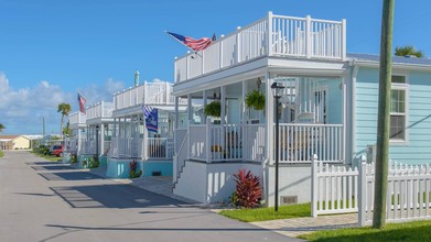 Ocean Breeze Jensen Beach MH & RV Resort in Jensen Beach, FL - Building Photo - Building Photo