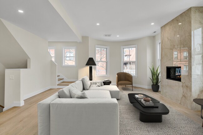 77 Thorndike St in Brookline, MA - Building Photo - Building Photo