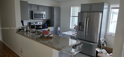 21255 NE 8th Pl in Miami, FL - Building Photo - Building Photo