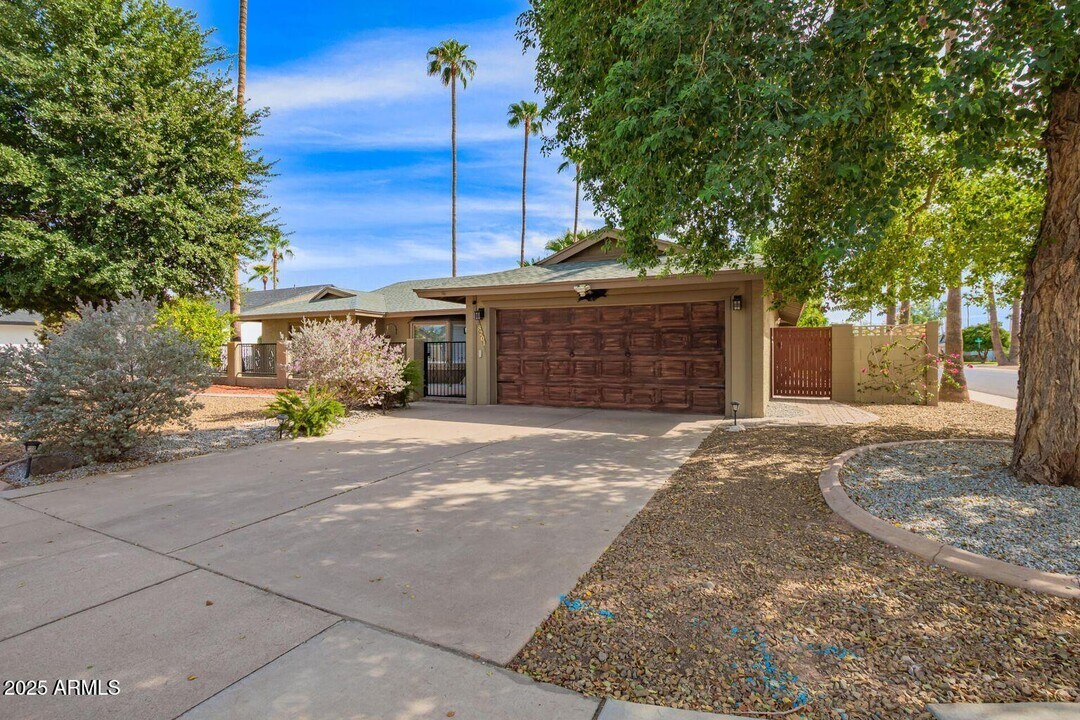 8201 E Montebello Ave in Scottsdale, AZ - Building Photo