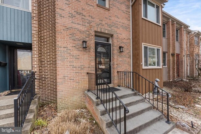 5052 Cliffhaven Dr in Annandale, VA - Building Photo - Building Photo