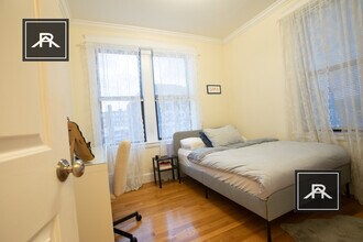 1340 Commonwealth Ave, Unit 21 in Boston, MA - Building Photo - Building Photo