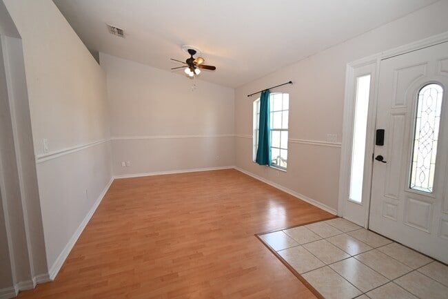 136 SE 19th Ln in Cape Coral, FL - Building Photo - Building Photo