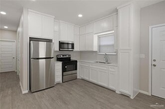 740 N Alamo Rd, Unit 15 in Alamo, TX - Building Photo - Building Photo