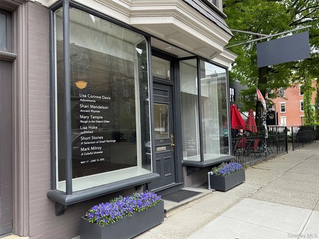 property at 362 1/2 Warren St