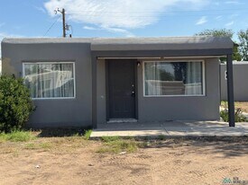 905 Bullock Ct in Artesia, NM - Building Photo