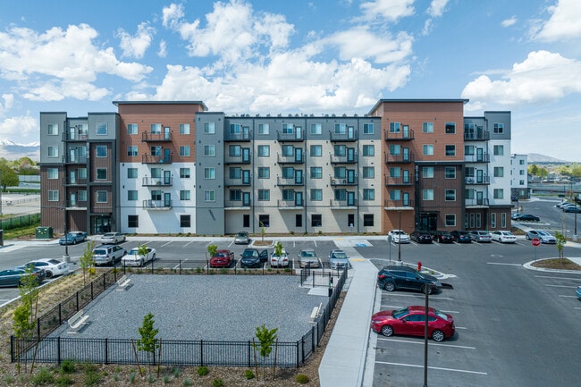Copper 87 in West Jordan, UT - Foto de edificio - Building Photo