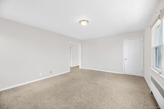 120 Woodside Ave-Unit -2 in Harrison, NY - Building Photo - Building Photo