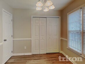 624 Convexa Ct, Unit 204 in Wendell, NC - Foto de edificio - Building Photo