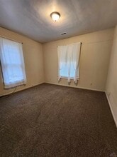 907 E Broadway Blvd in Sedalia, MO - Building Photo - Building Photo