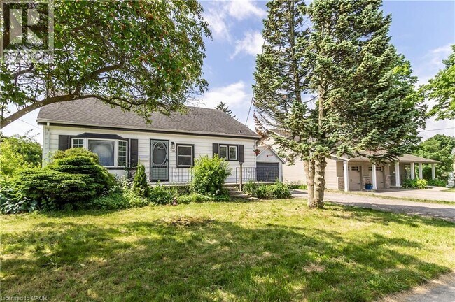 250 Cardigan St in Woodstock, ON - Building Photo - Building Photo