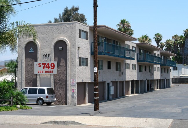 Hickorywood Villas in Escondido, CA - Building Photo - Building Photo