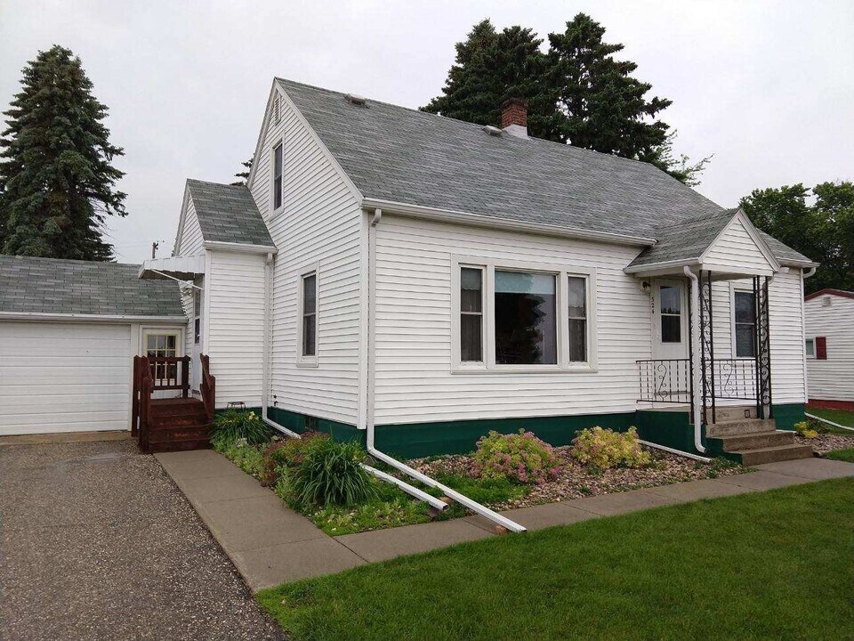 324 Hill St, Unit CLINTON in Clinton, MN - Building Photo