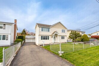 16 Miano Dr in New Britain, CT - Building Photo - Building Photo