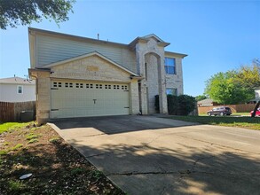 580 Hometown Pkwy in Kyle, TX - Building Photo - Building Photo