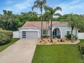 1800 Water Ridge Dr in Weston, FL - Building Photo