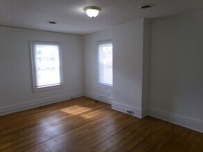 1529 W 1st St in Winston-Salem, NC - Foto de edificio - Building Photo