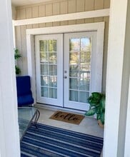 372 Chaucer Dr, Unit Mini Studio Townhouse in Brentwood, CA - Building Photo - Building Photo