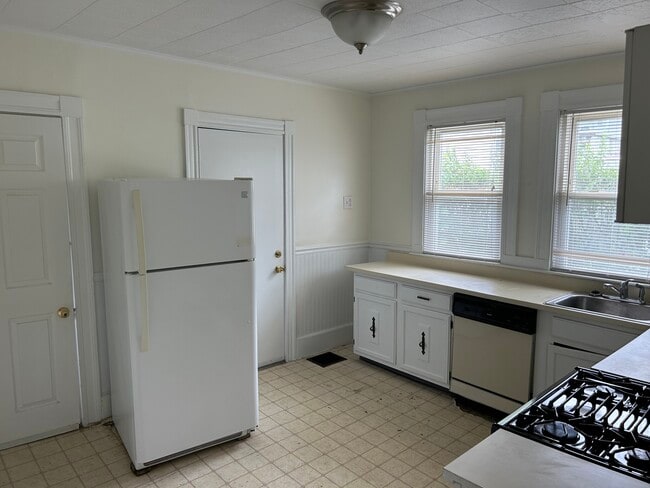 27R Albion St, Unit 1