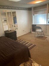 764 Lenore Ln, Unit 1 in Elmont, NY - Foto de edificio - Building Photo