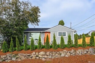 3716 S Roxbury St, Unit A in Seattle, WA - Building Photo