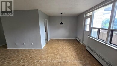 37 Peel St in Barrie, ON - Building Photo - Building Photo