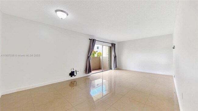 7715 SW 86th St in Miami, FL - Building Photo - Building Photo