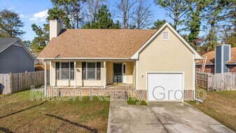1521 Kara Ct in Fayetteville, NC - Building Photo