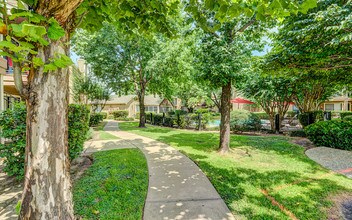 The Park @ Live Oak Apartments in Houston, TX - Building Photo - Building Photo