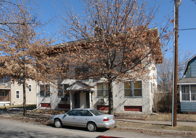 2111 13th Ave S in Minneapolis, MN - Building Photo - Building Photo