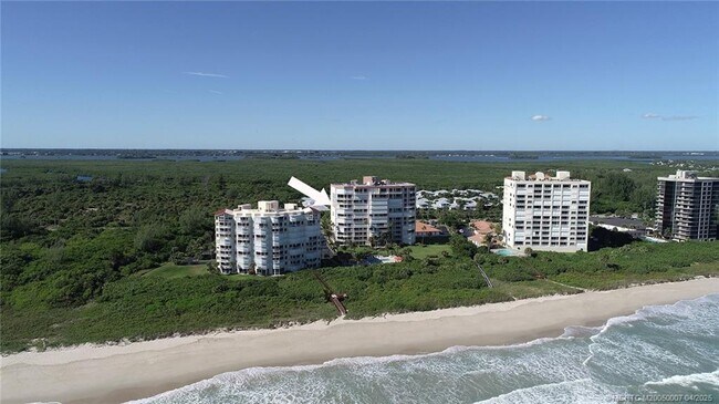 3880 N Hwy A1A in Fort Pierce, FL - Foto de edificio - Building Photo