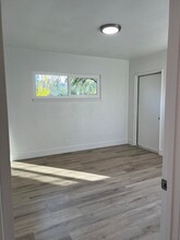 28 E Strother Ave in Fresno, CA - Building Photo - Building Photo