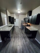 Hawthorne Place in Salem, OR - Foto de edificio - Building Photo