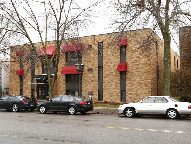 Groveland Terrace in St. Paul, MN - Building Photo - Building Photo