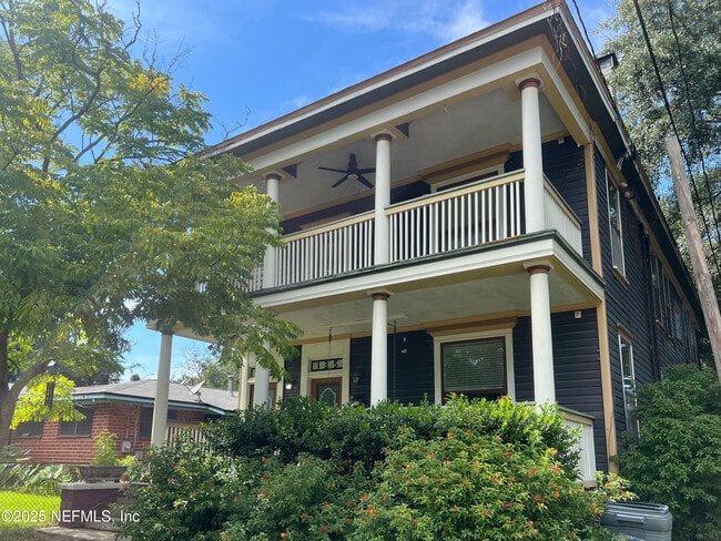 property at 133 E 6th St