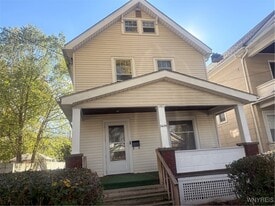2239 Willow Ave in Niagara Falls, NY - Building Photo