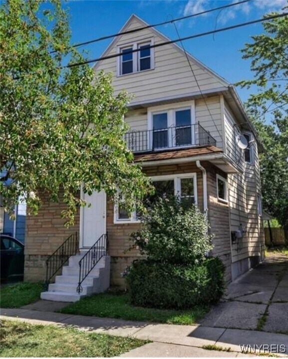 229 Courtland Ave in Buffalo, NY - Building Photo