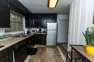 814 Rose Dr in Birmingham, AL - Building Photo - Building Photo