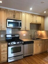 8 White Ave, Unit 2 in Chestnut Hill, MA - Building Photo - Building Photo