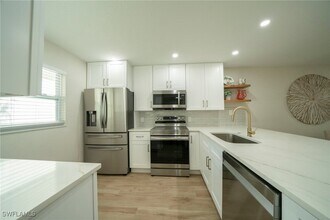 17451 Overhill Dr in Ft. Myers, FL - Building Photo - Building Photo