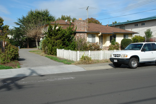 376-380 Ventura Ave in Palo Alto, CA - Building Photo - Building Photo