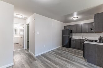 401 E Gibbsboro Rd in Lindenwold, NJ - Foto de edificio - Building Photo