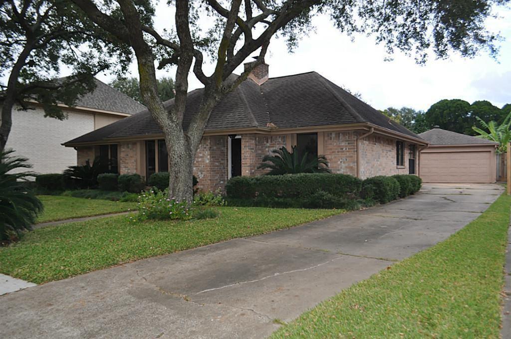 3031 Green Fields Dr in Sugar Land, TX - Foto de edificio
