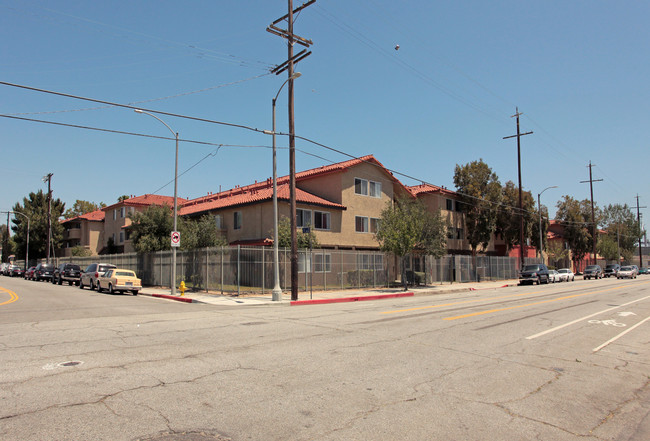 New Harbor Vista Apartments in Wilmington, CA - Building Photo - Building Photo