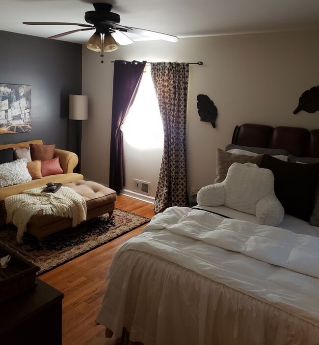 4588 Hopewell Rd in College Park, GA - Building Photo - Building Photo